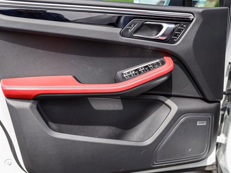 Used 2021 Porsche Macan S image 29