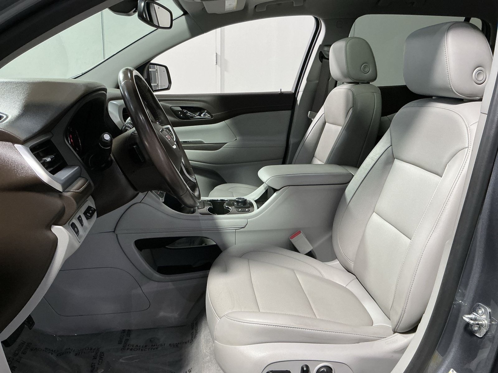 Used 2020 GMC Acadia SLT w/ Driver Alert Package II FWD image 14