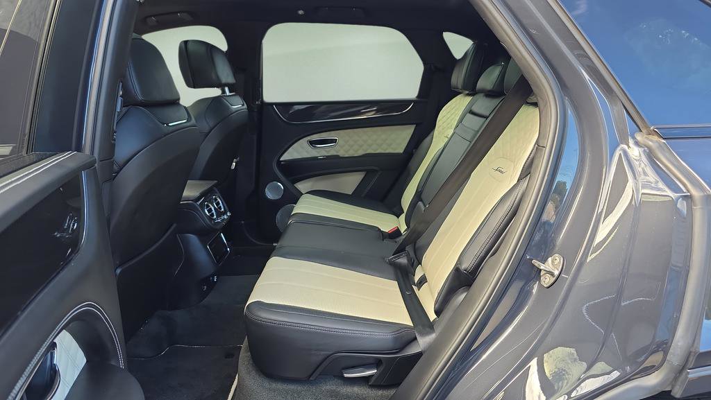 Used 2021 Bentley Bentayga Speed image 32