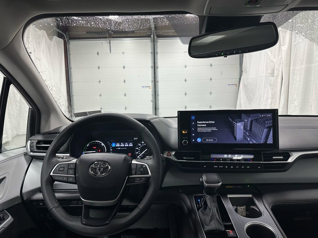 Used 2025 Toyota Sienna XLE image 16
