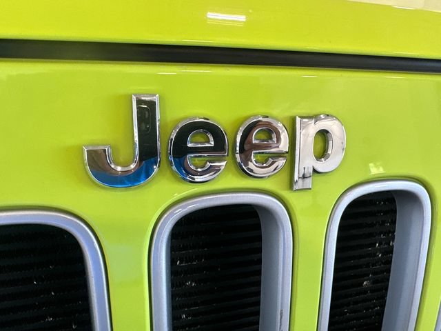 Used 2017 Jeep Wrangler Sahara w/ Connectivity Group AWD/4WD image 27