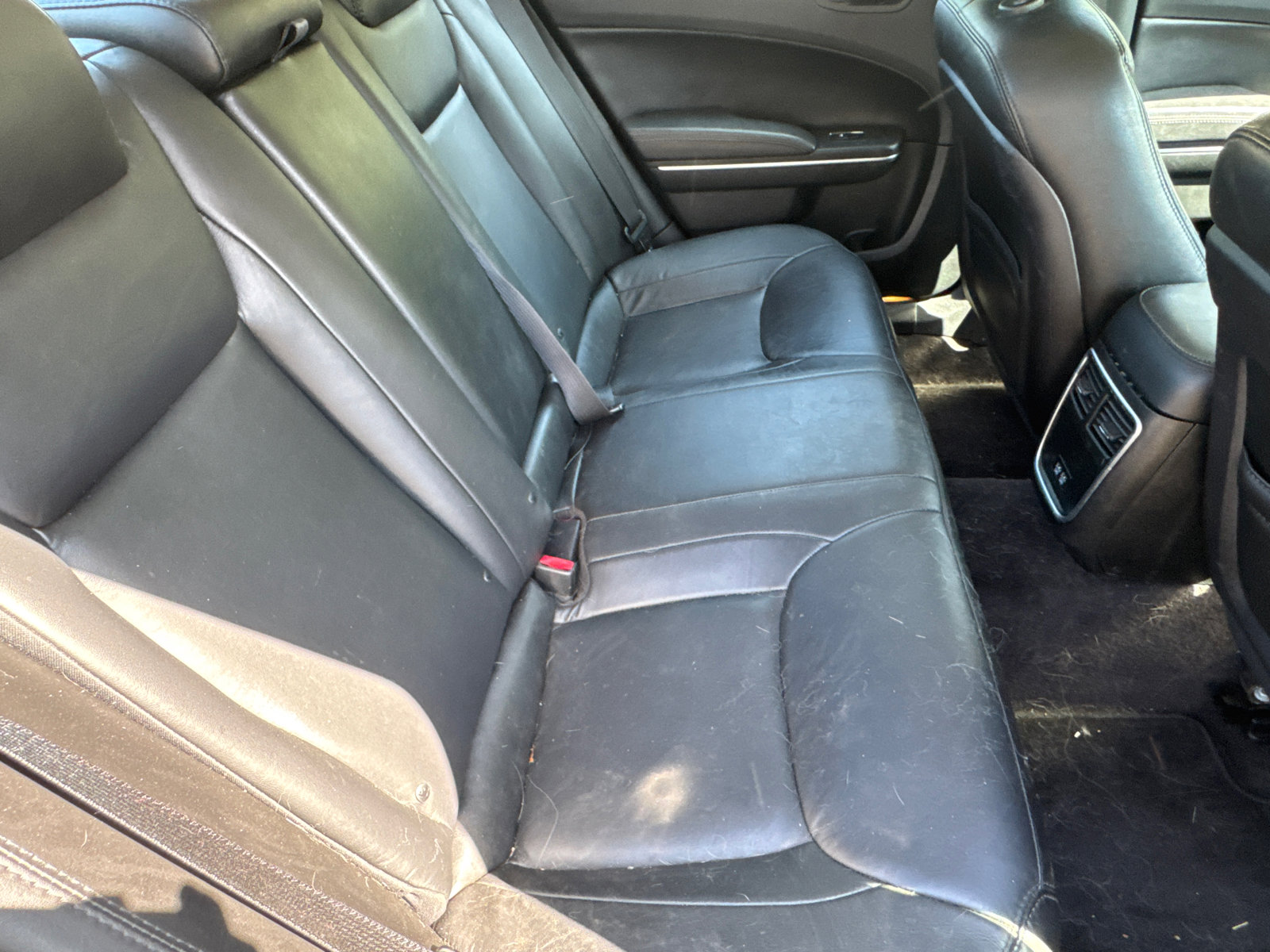 Used 2018 Chrysler 300 Touring L image 18