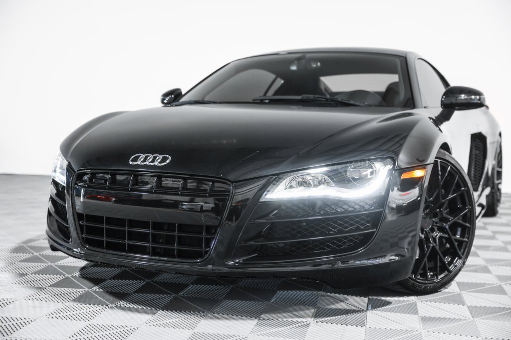 Used 2012 Audi R8 V10 w/ Enhanced Leather Pkg image 9