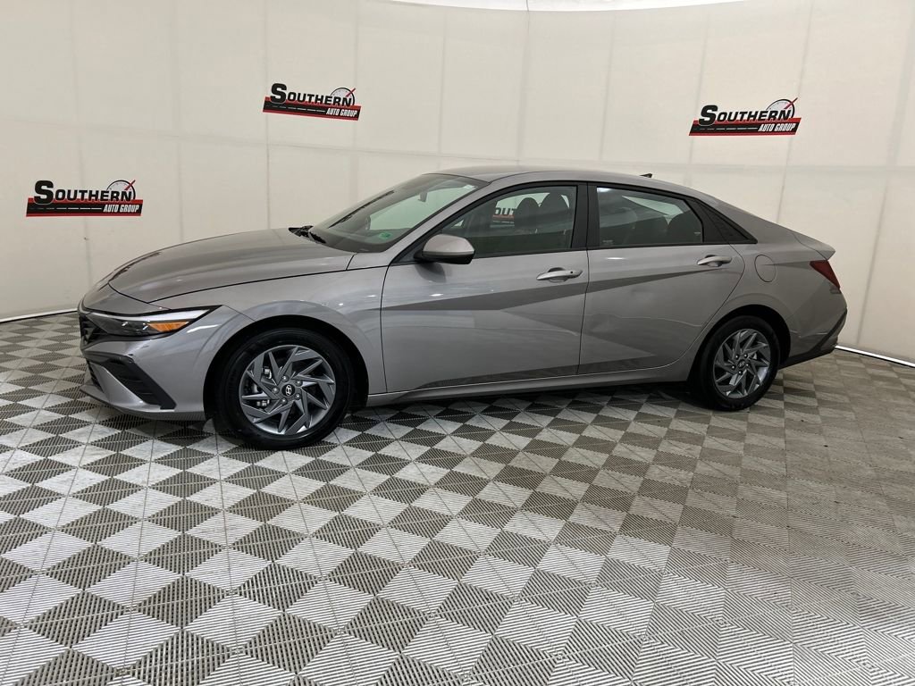 Used 2024 Hyundai Elantra SEL image 15