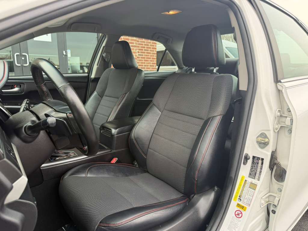 Used 2016 Toyota Camry SE image 23