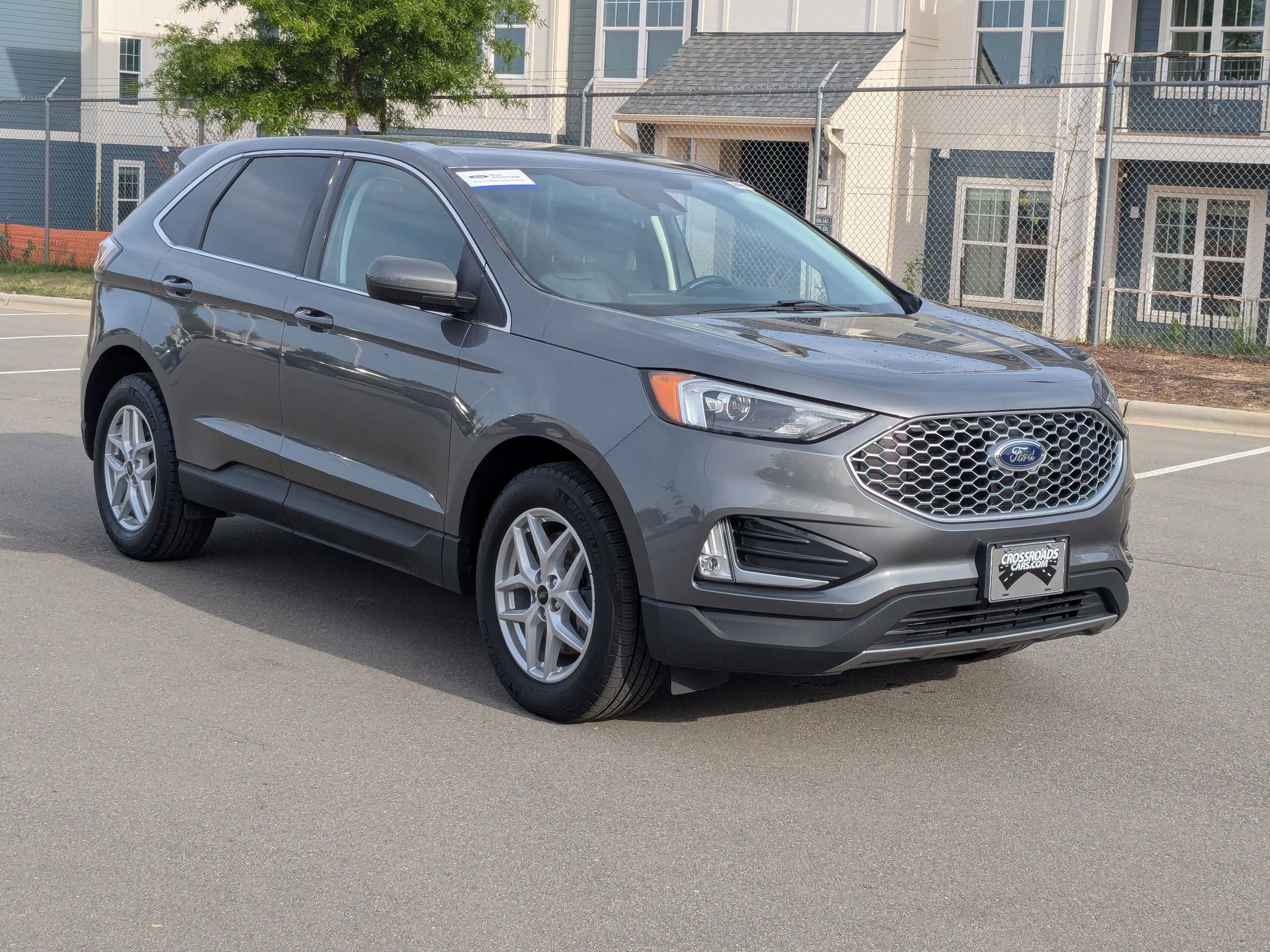 Used 2024 Ford Edge SEL w/ Convenience Package image 2