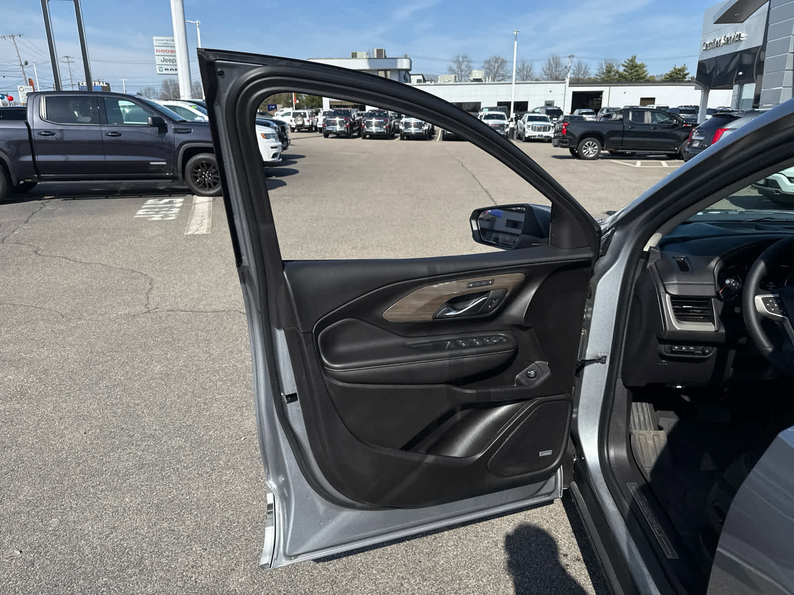 Used 2023 GMC Terrain Denali w/ Denali Premium Package image 12