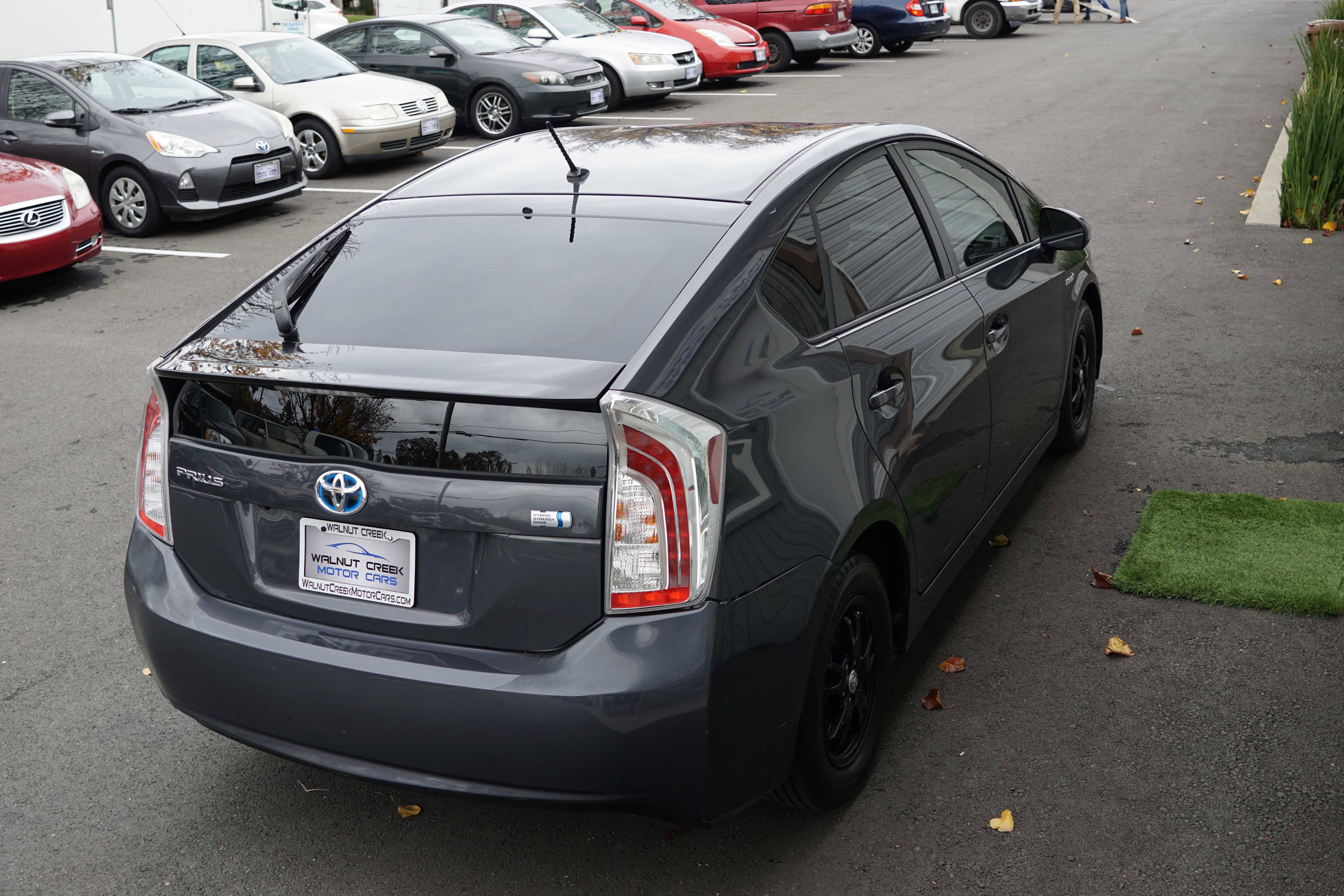 Used 2015 Toyota Prius Two image 12