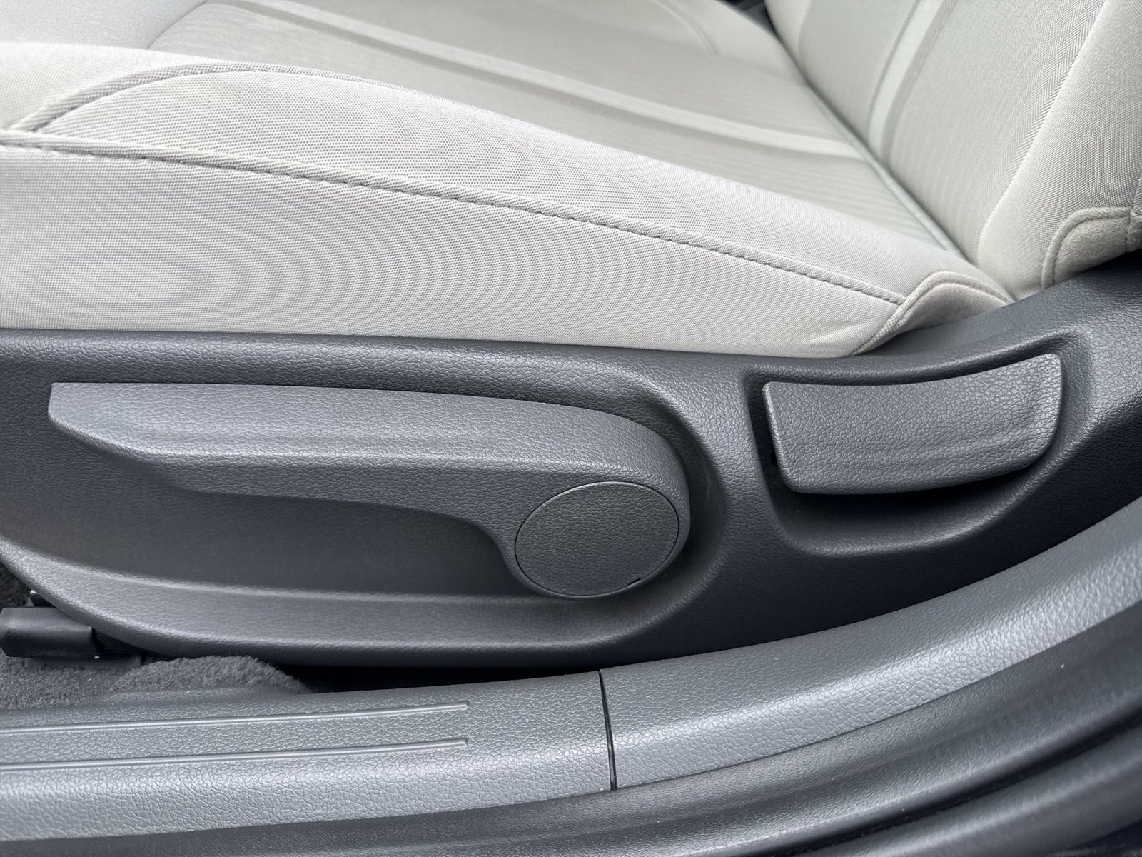 Used 2025 Hyundai Sonata SE FWD image 13