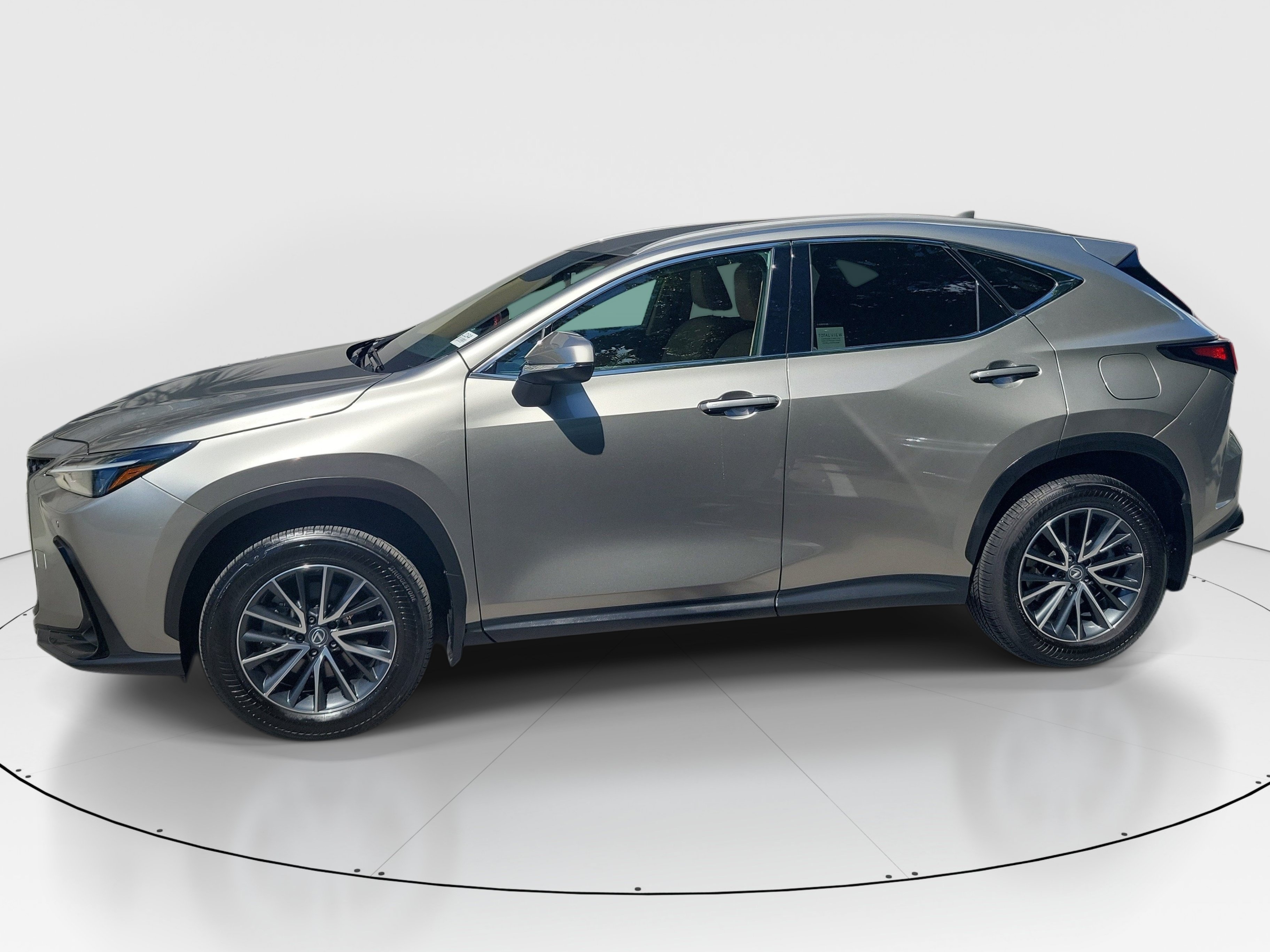 Used 2025 Lexus NX 250 FWD w/ Accessory Package (K3) image 4