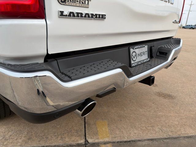 New 2025 RAM 1500 Laramie AWD/4WD image 16