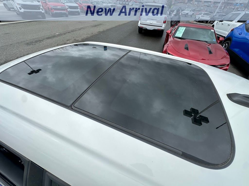 Used 2019 MINI Cooper 4-Door Hardtop image 10