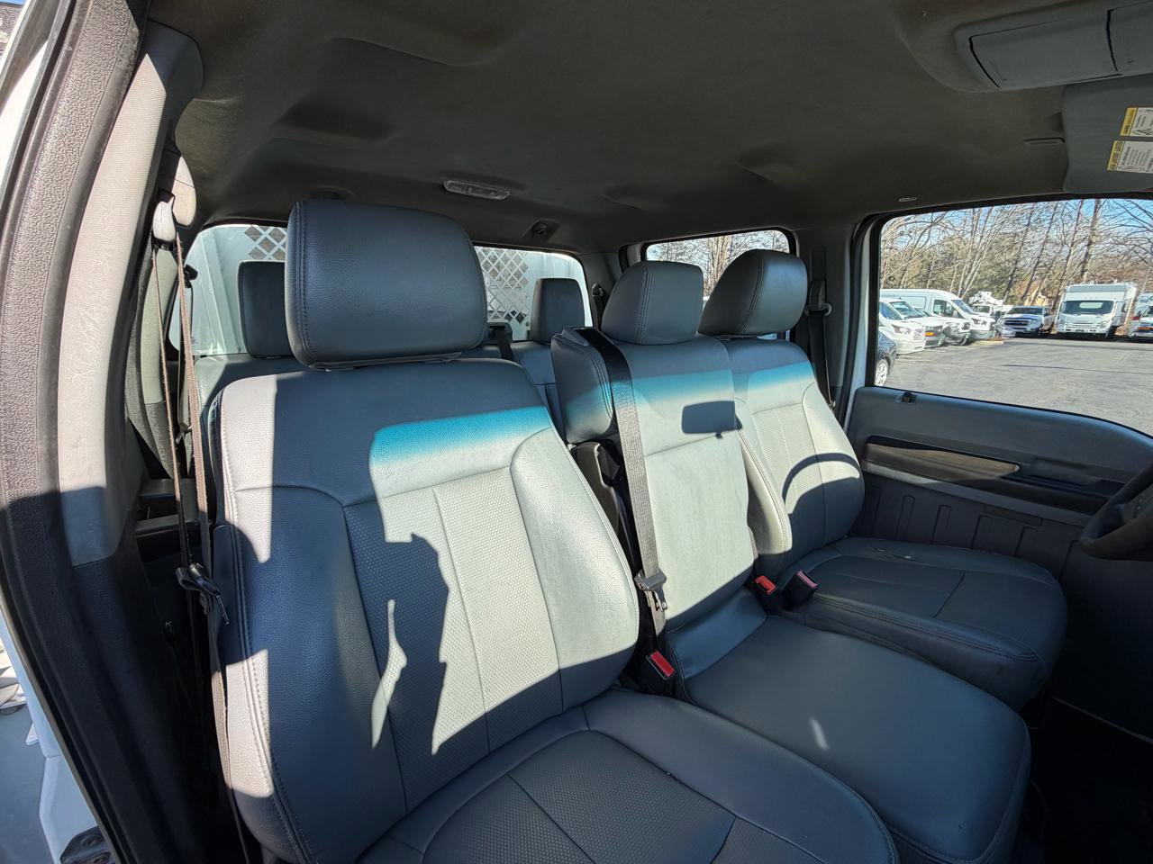 Used 2015 Ford F550 4WD Crew Cab 176 WB 60 CA XL image 32