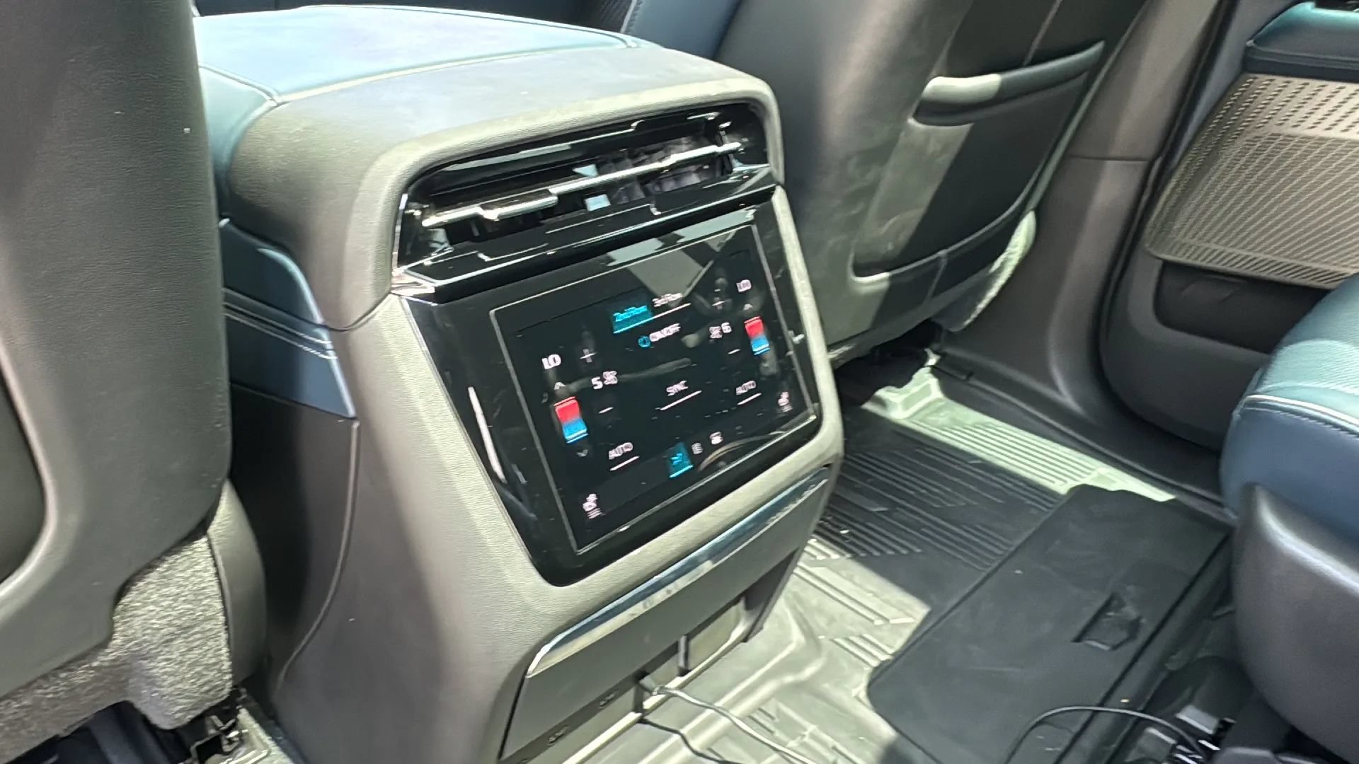 Used 2026 Cadillac Escalade IQL Sport 2 AWD/4WD image 28