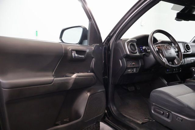 Used 2023 Toyota Tacoma TRD Sport AWD/4WD image 8