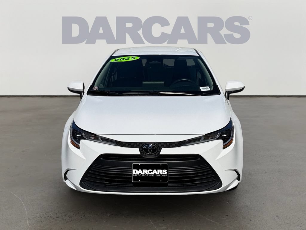 Used 2025 Toyota Corolla LE FWD image 2