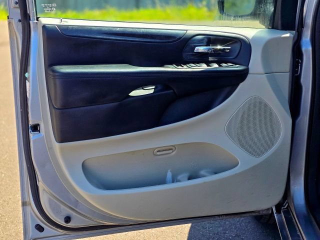 Used 2013 Dodge Grand Caravan SXT FWD image 33