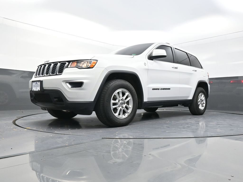 Used 2019 Jeep Grand Cherokee Laredo AWD/4WD image 25