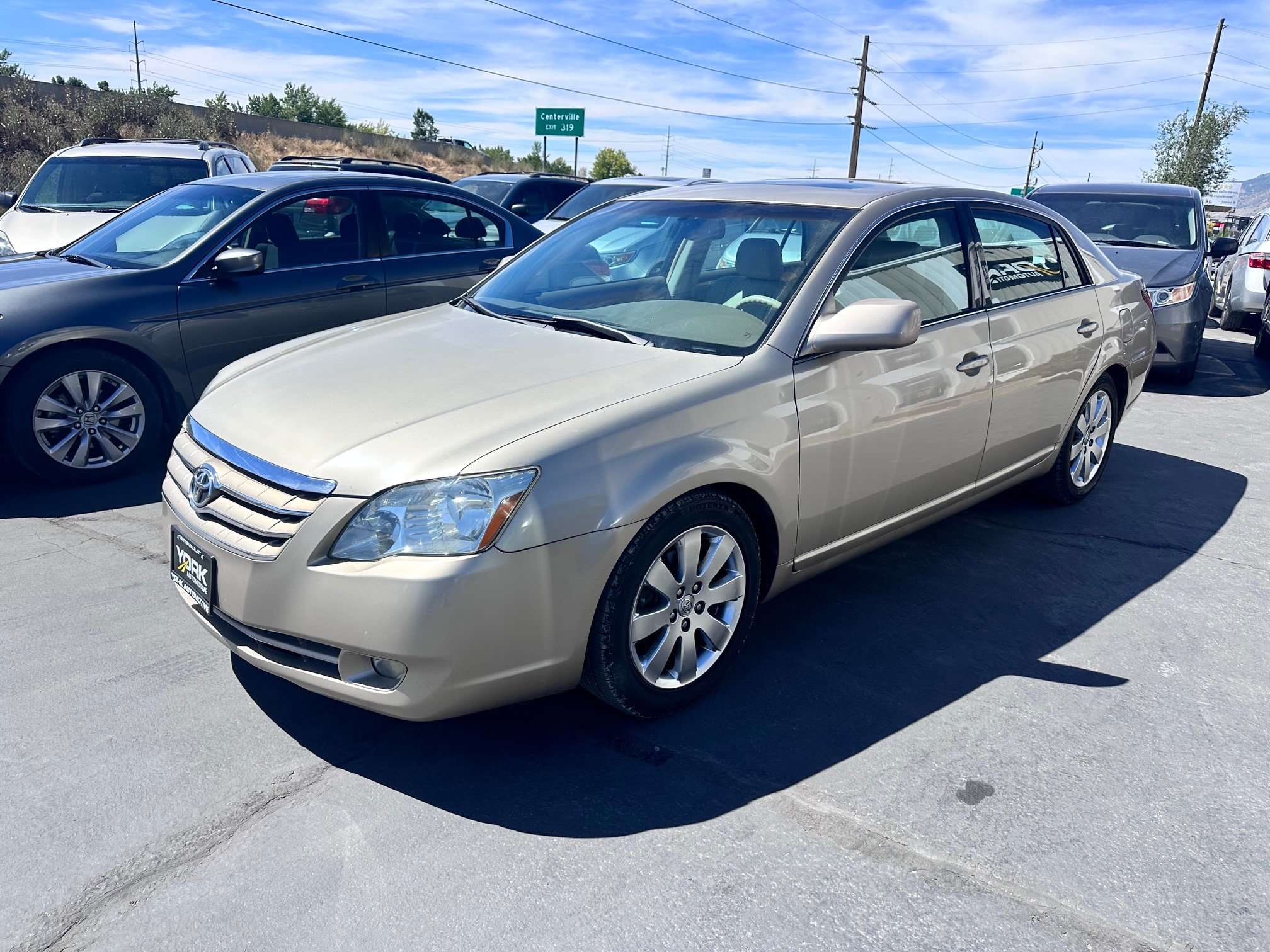 Used 2006 Toyota Avalon XLS FWD image 2