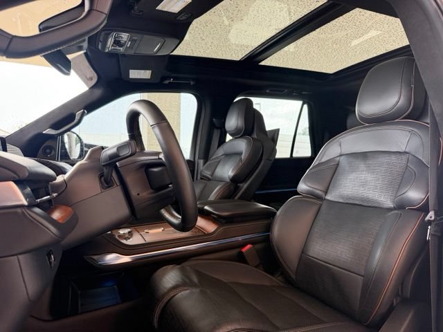 Used 2025 Lincoln Navigator Black Label AWD/4WD image 11