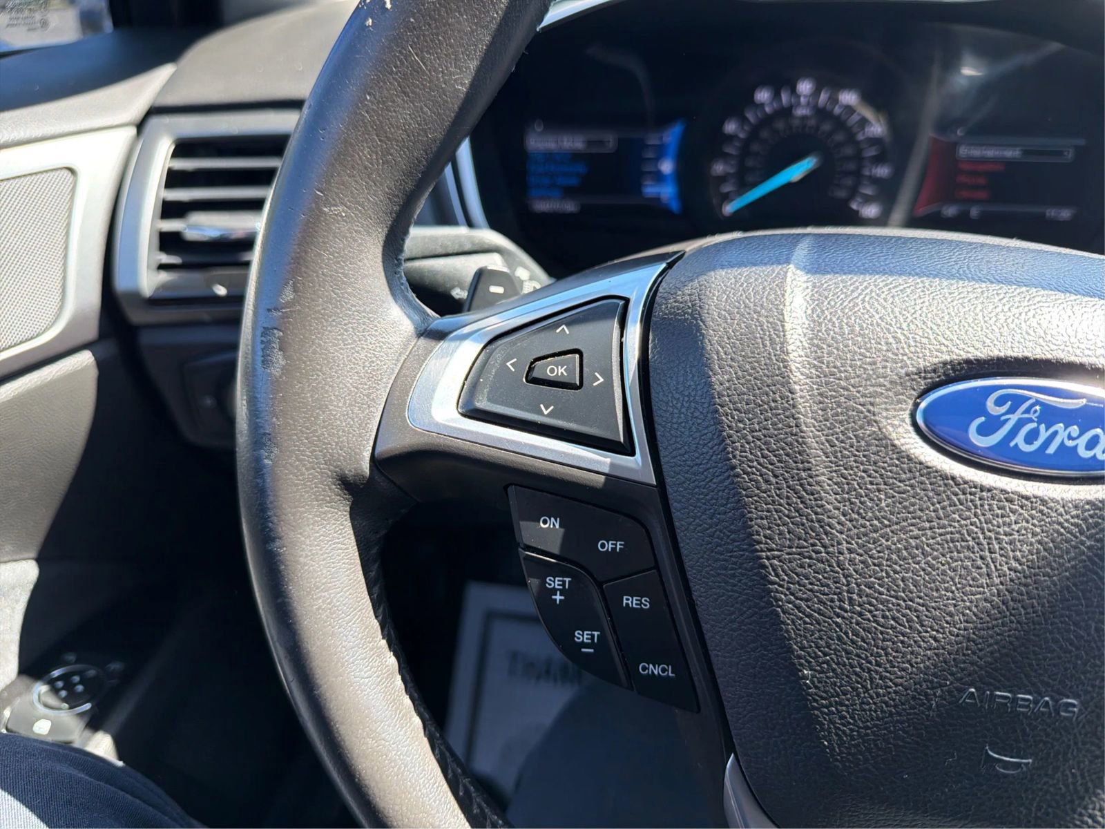 Used 2016 Ford Fusion SE image 30