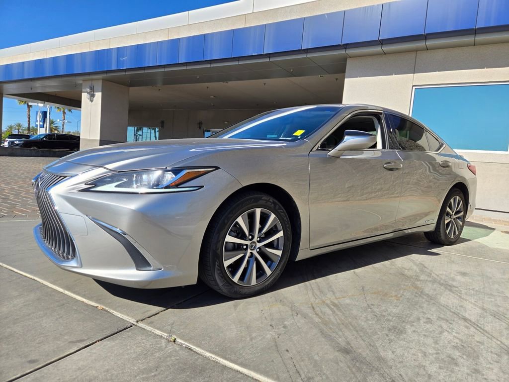 Used 2019 Lexus ES 300h w/ Accessory Package 2 image 2