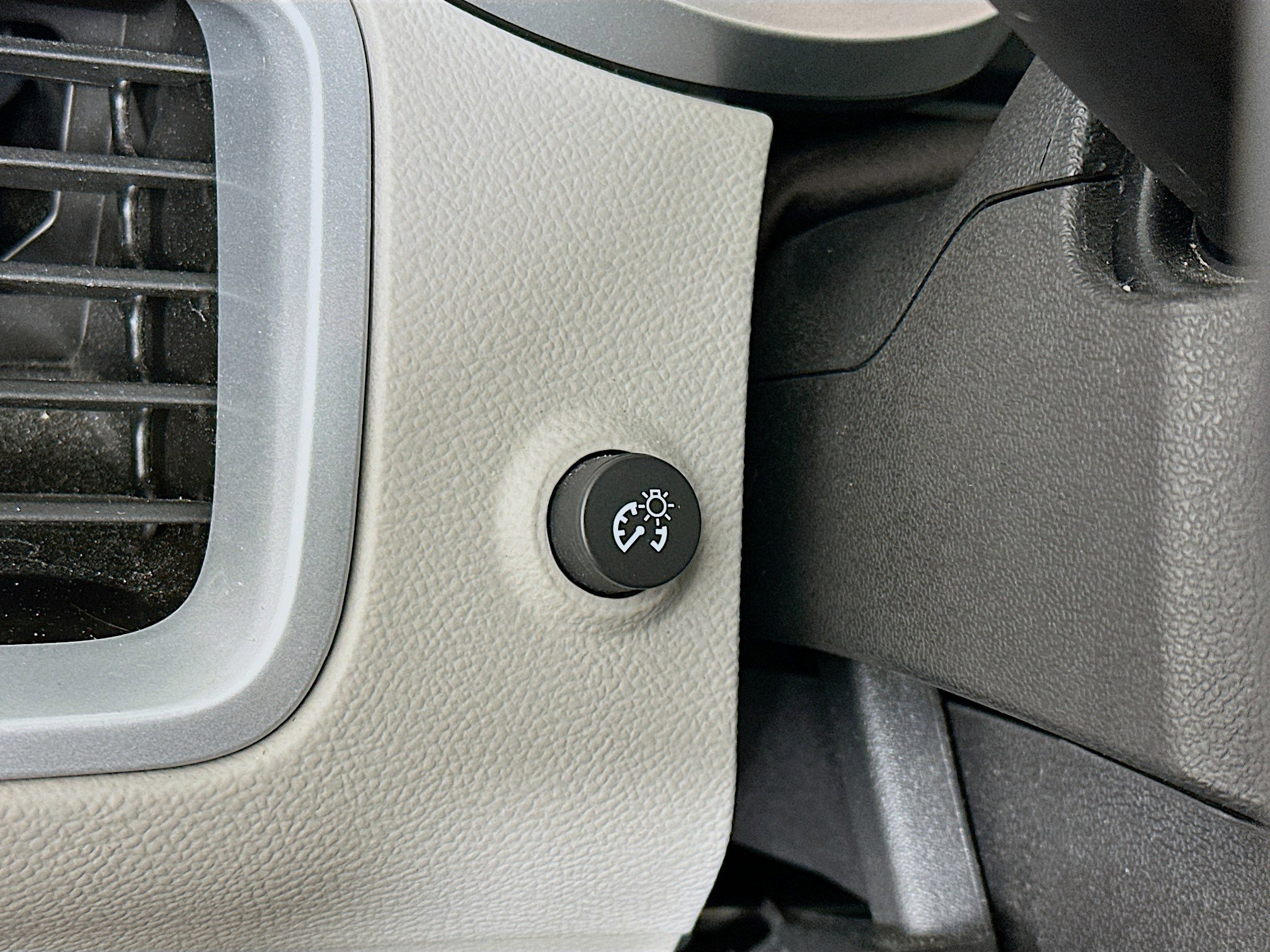 Used 2017 Chevrolet Equinox LT w/ Convenience Package image 17