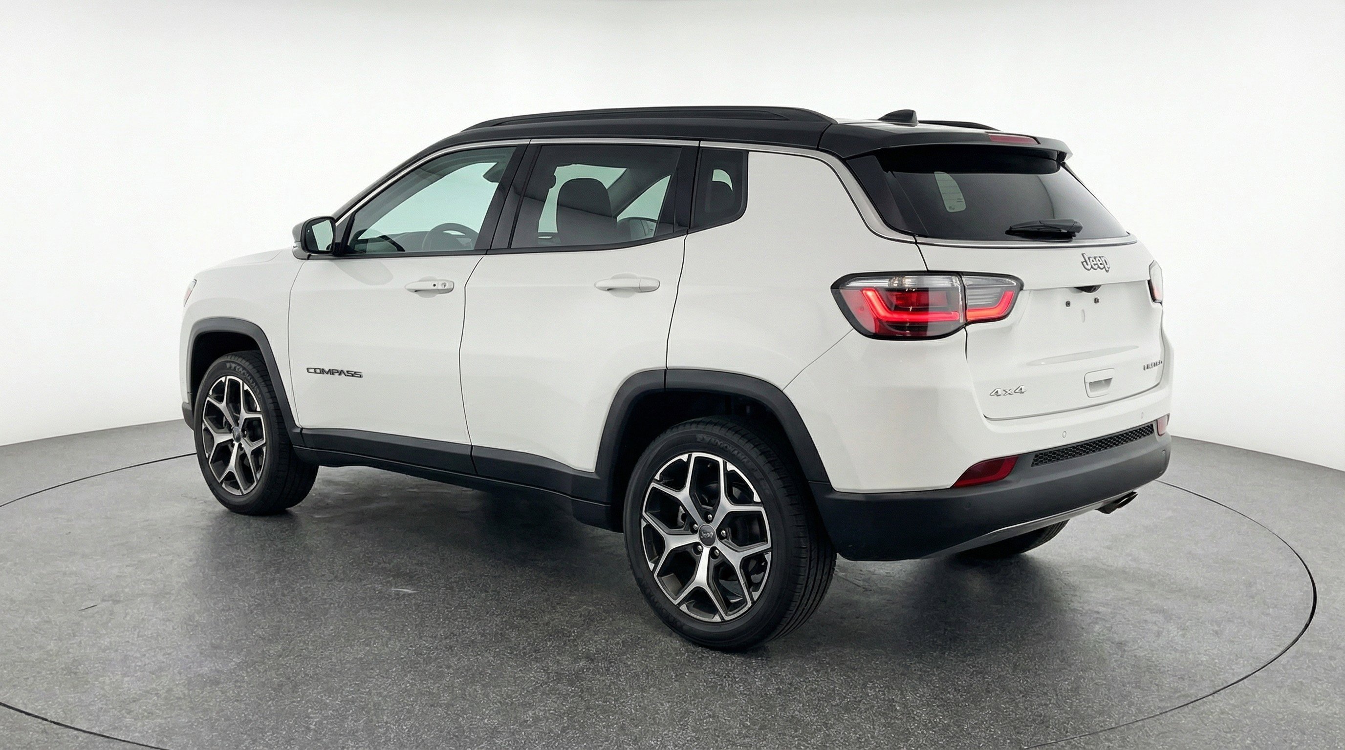 Used 2025 Jeep Compass Limited image 6