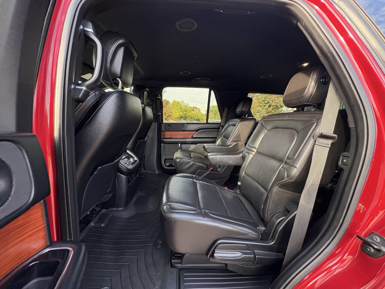Used 2018 Lincoln Navigator Premiere image 20