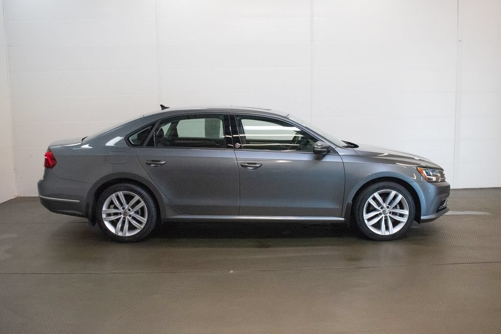 Used 2019 Volkswagen Passat 2.0T Wolfsburg FWD image 3