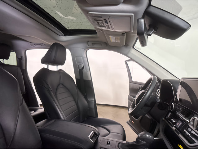 Used 2023 Toyota Highlander XLE image 28