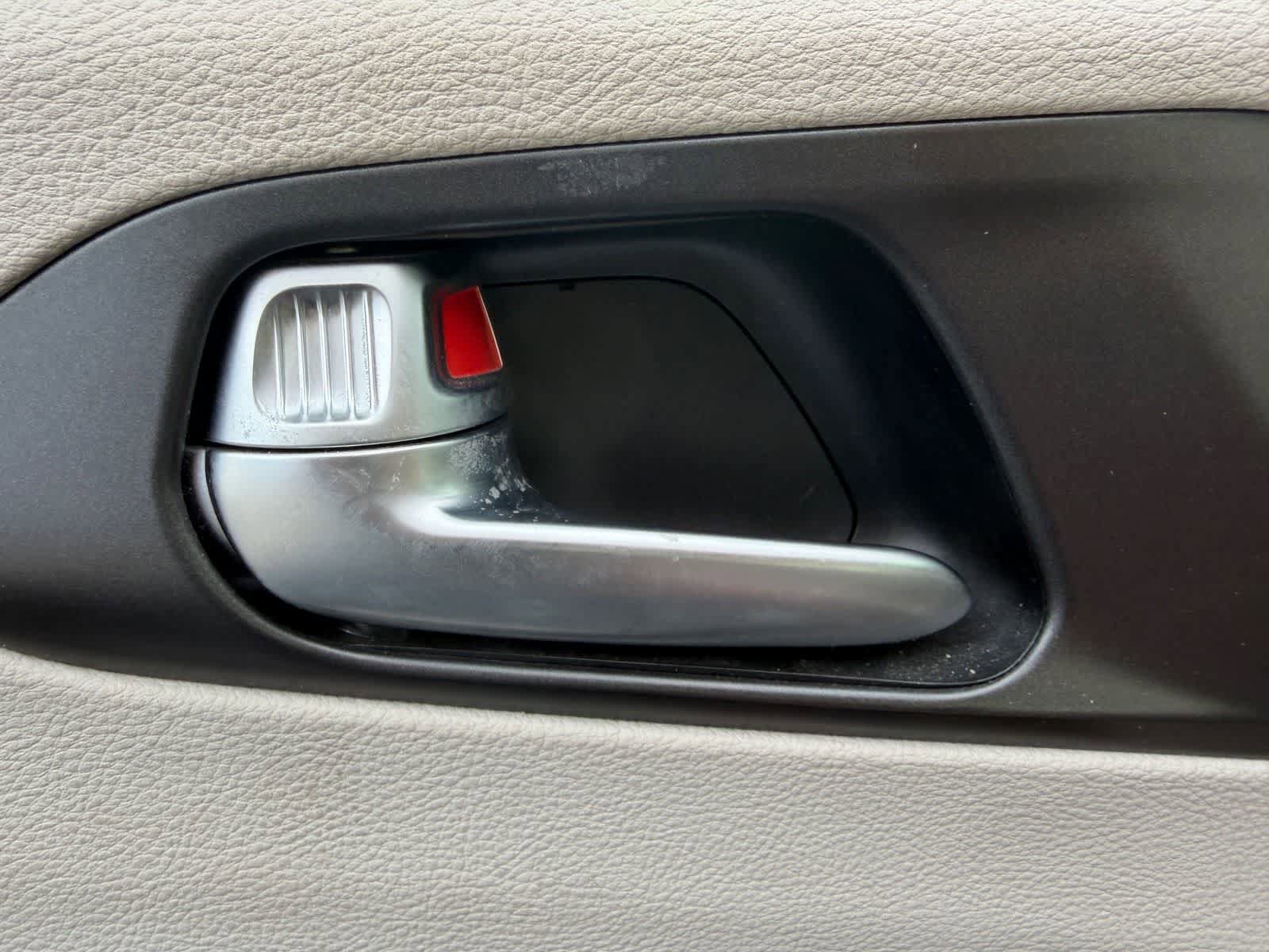 Used 2021 Chrysler Pacifica Touring-L w/ Premium & Safety Sphere Group FWD image 8