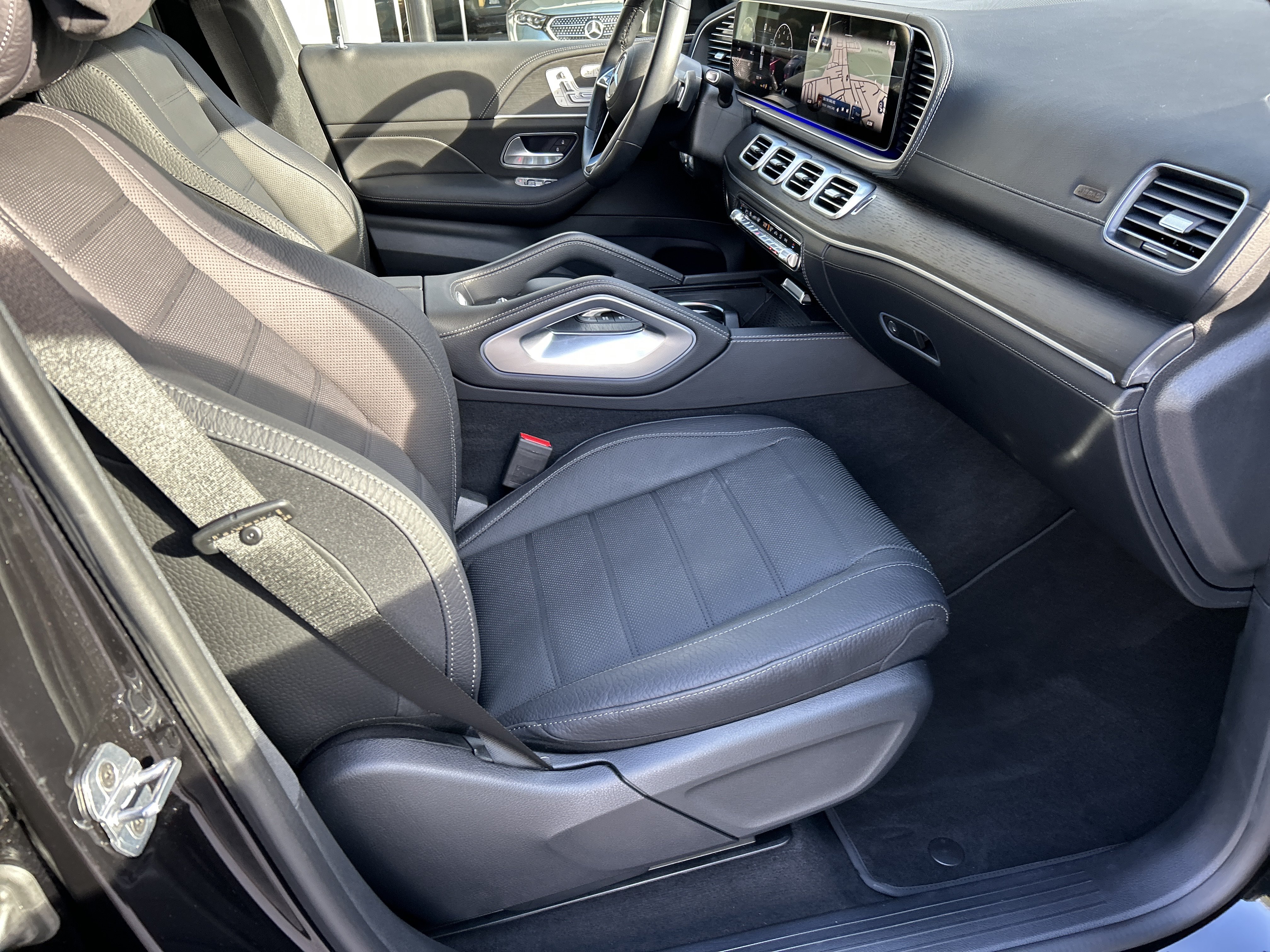 Certified 2025 Mercedes-Benz GLE 580 4MATIC image 49