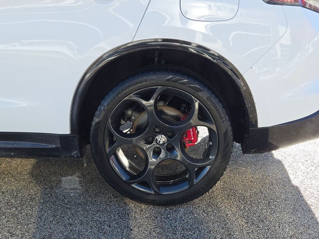 Used 2024 Alfa Romeo Stelvio Veloce image 15