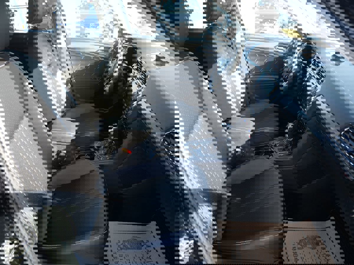 Used 2022 Volkswagen Tiguan SE image 16