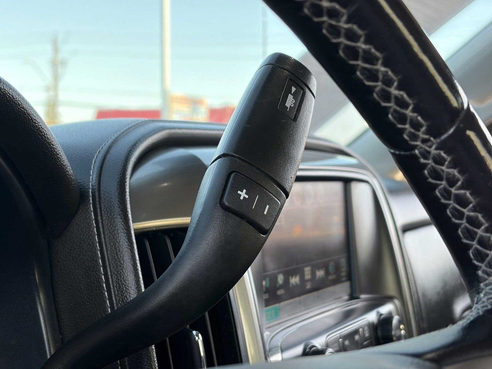 Used 2018 Chevrolet Silverado 1500 LTZ Z71 w/ Redline Edition AWD/4WD image 31