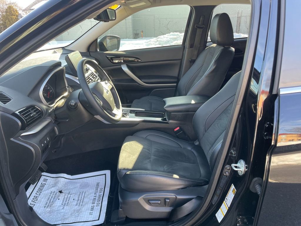 Used 2023 Mitsubishi Eclipse Cross SE image 12