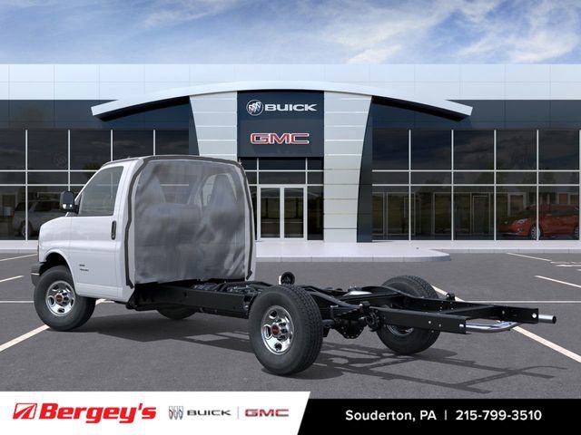 New 2026 GMC Savana 3500 w/ Driver Convenience Package image 4