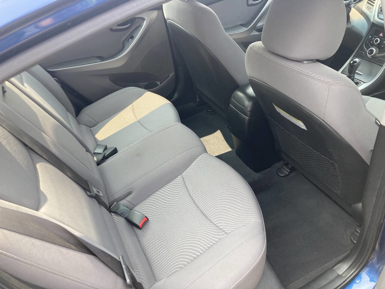 Used 2015 Hyundai Elantra SE image 9