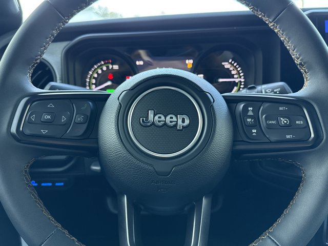 Used 2024 Jeep Wrangler Unlimited image 18