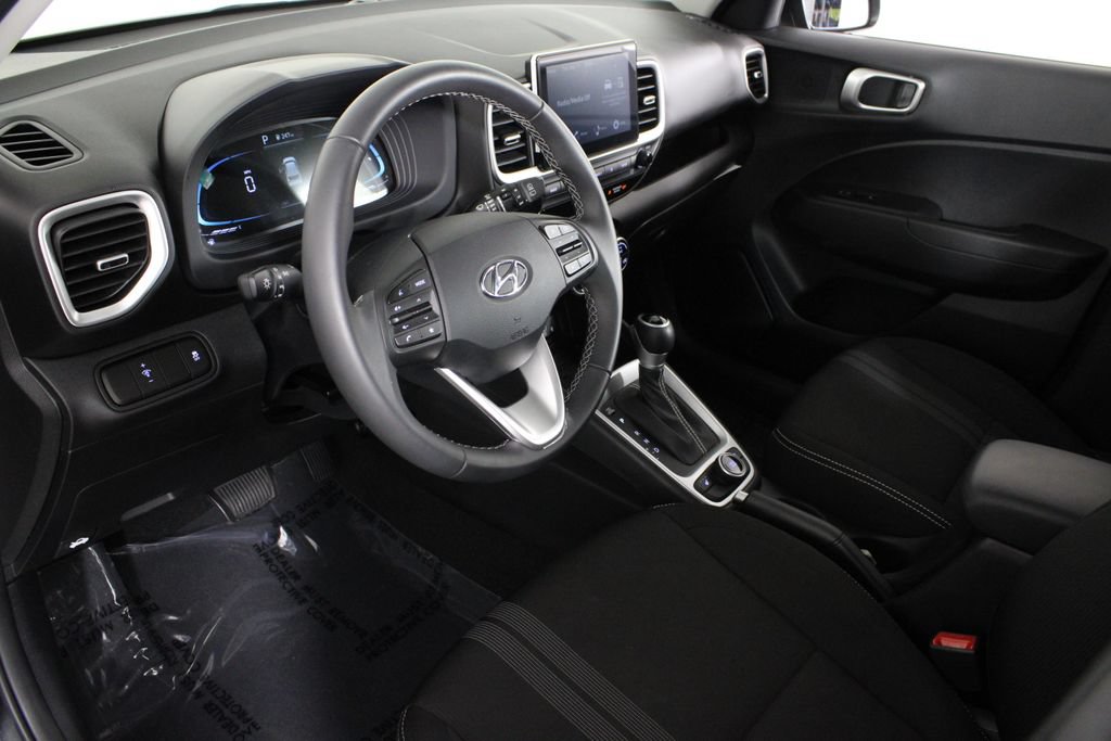 Used 2026 Hyundai Venue SEL FWD image 19