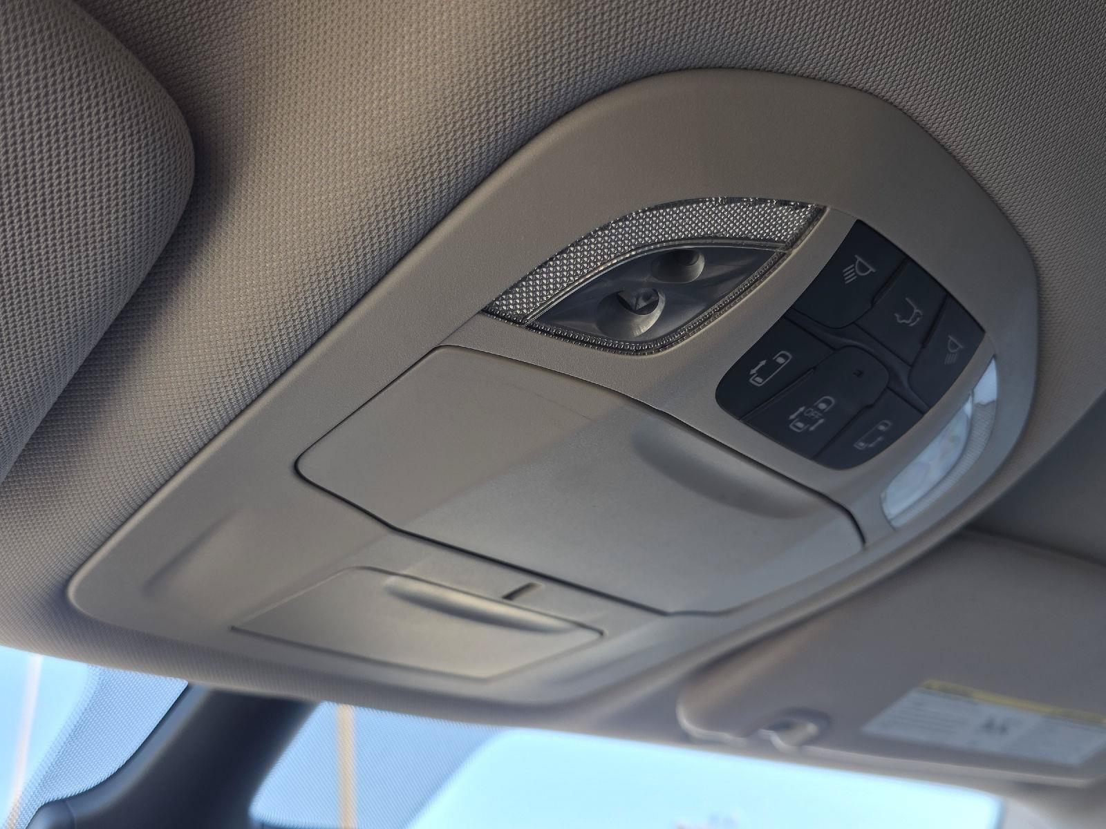 Used 2024 Chrysler Pacifica Touring-L FWD image 23