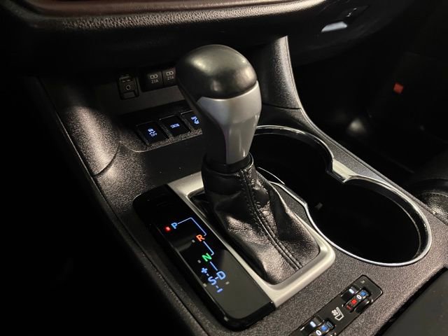 Used 2018 Toyota Highlander Limited AWD/4WD image 25