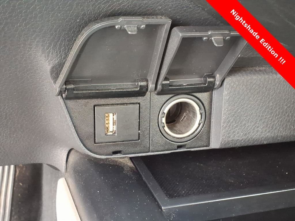 Used 2020 Toyota Camry SE image 19