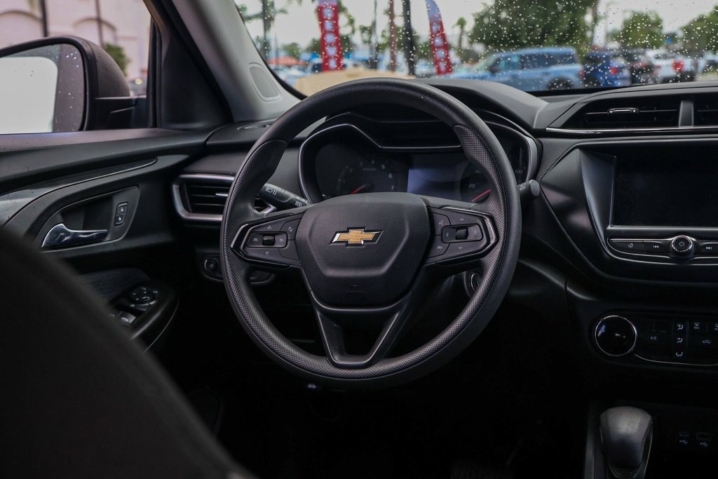 Used 2023 Chevrolet TrailBlazer LS FWD image 24