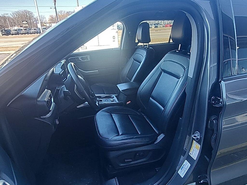 Certified 2023 Ford Explorer XLT w/ Equipment Group 202A image 15