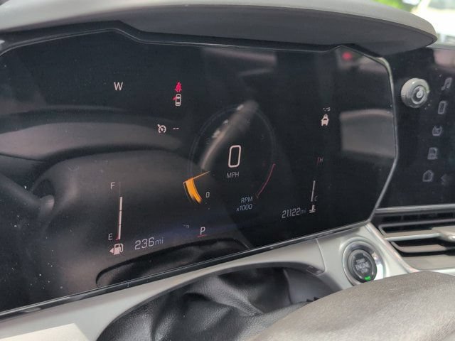 Used 2025 Chevrolet Trax LT w/ LT Convenience Package FWD image 16