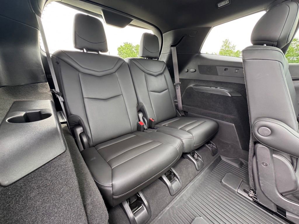 Used 2024 Cadillac XT6 Sport w/ Technology Package AWD/4WD image 35
