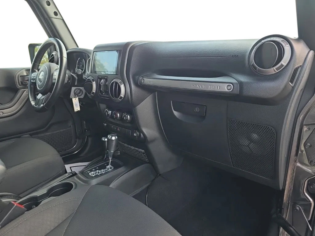Used 2017 Jeep Wrangler Unlimited Sport w/ Quick Order Package 24S AWD/4WD image 19