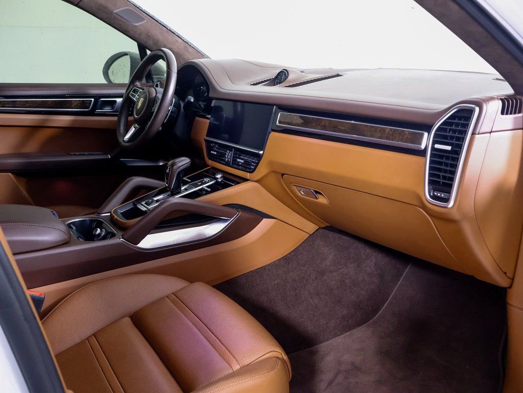 Certified 2023 Porsche Cayenne Turbo S image 7
